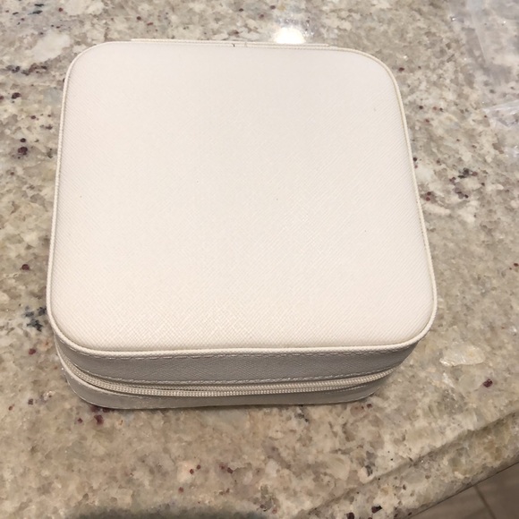 Chico’s Travel Jewelry case - Picture 4 of 6